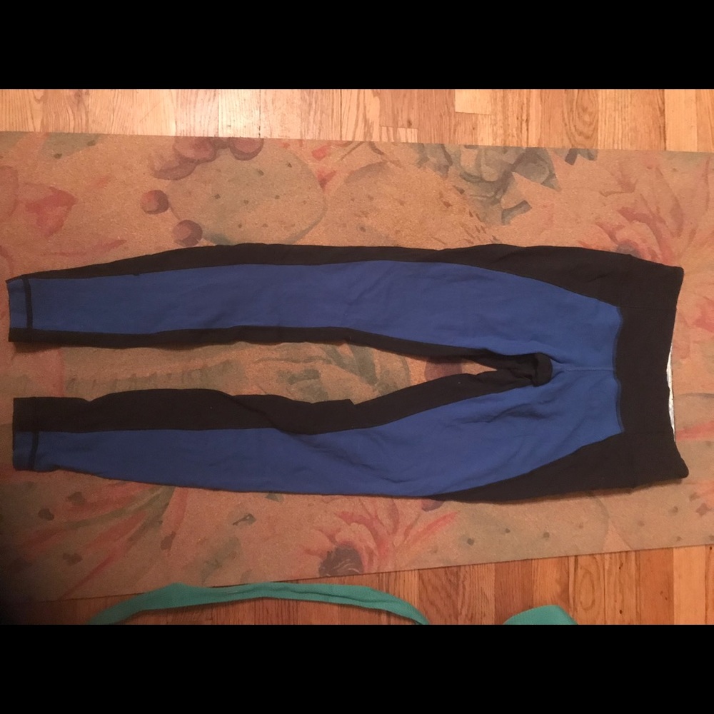 Black & Blue lululemon leggings, size 6